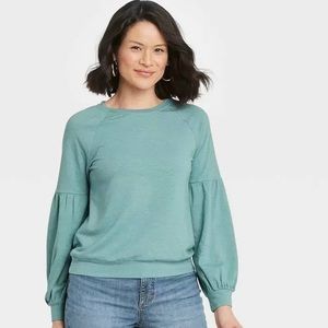 Knox Rose sweat shirt